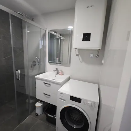 East Apartment *